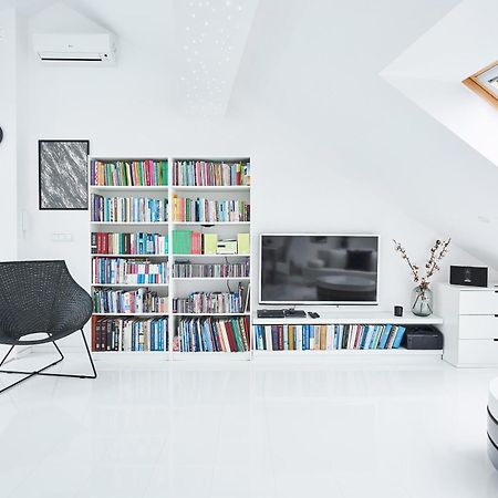 Unique Design Loft In Middle Of Centre Of Old Town With Netflix Daire Krakow Dış mekan fotoğraf